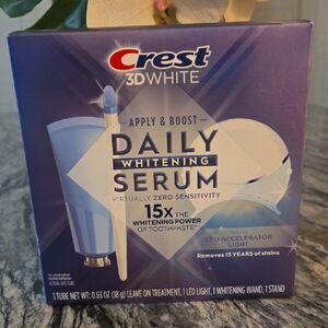 Crest 3D White Daily Whitening Serum with Blue Accents